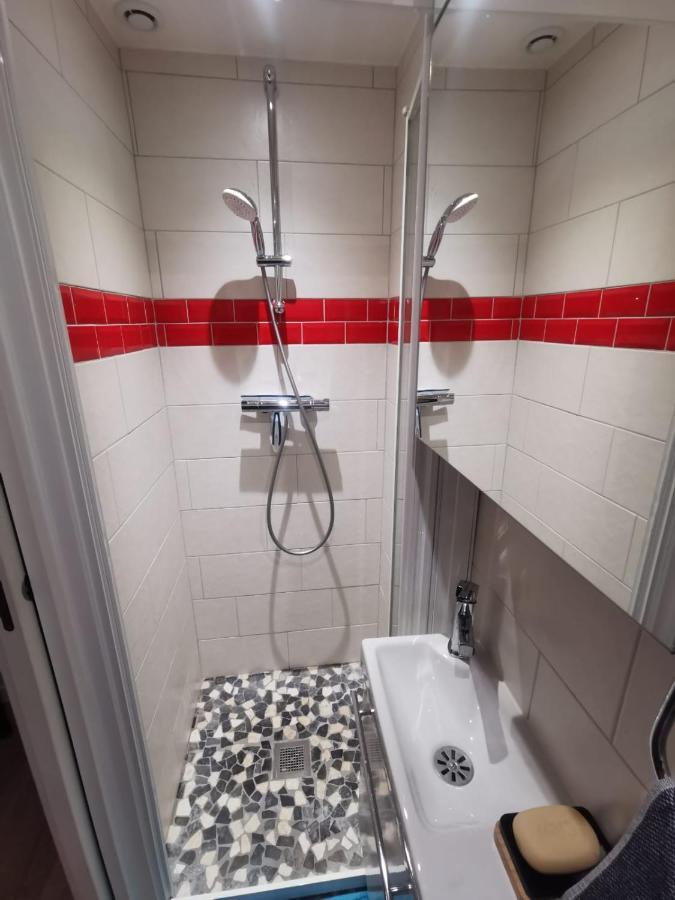 Appartamento Charmant Studio Fonctionnel Parigi Esterno foto